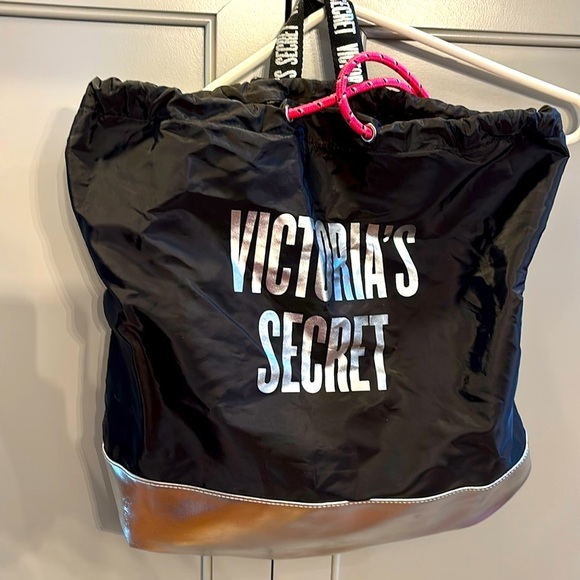 Victoria's Secret- Drawstring Bucket Backpack Bag Black & Silver/ Retired- NWT - Picture 2 of 7